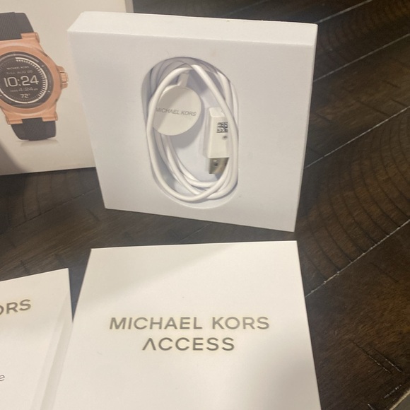 MICHAEL KORS Access Dylan Men’s Watch - Picture 4 of 8